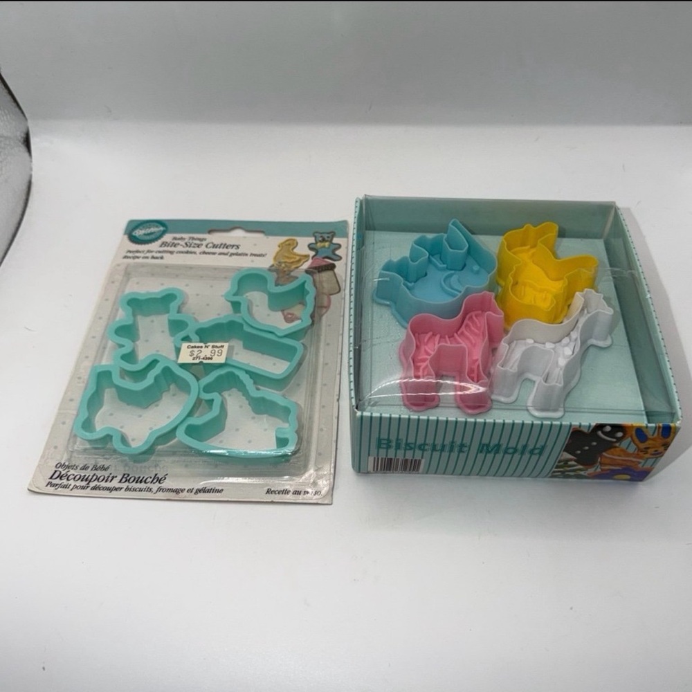 NEW Wilson (95) Baby Things Size Cutters / Safari Animal Biscuit Mold w/ Plunger